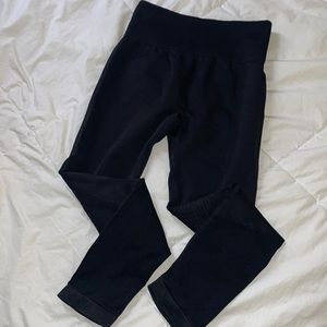 Size medium black leggings not worn